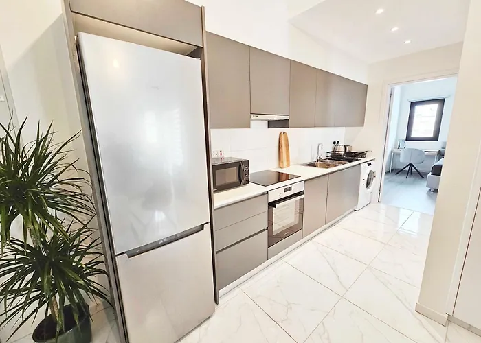 Alexander Trikallon Str Apartment