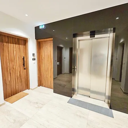 Alexander Trikallon Str Apartmán *